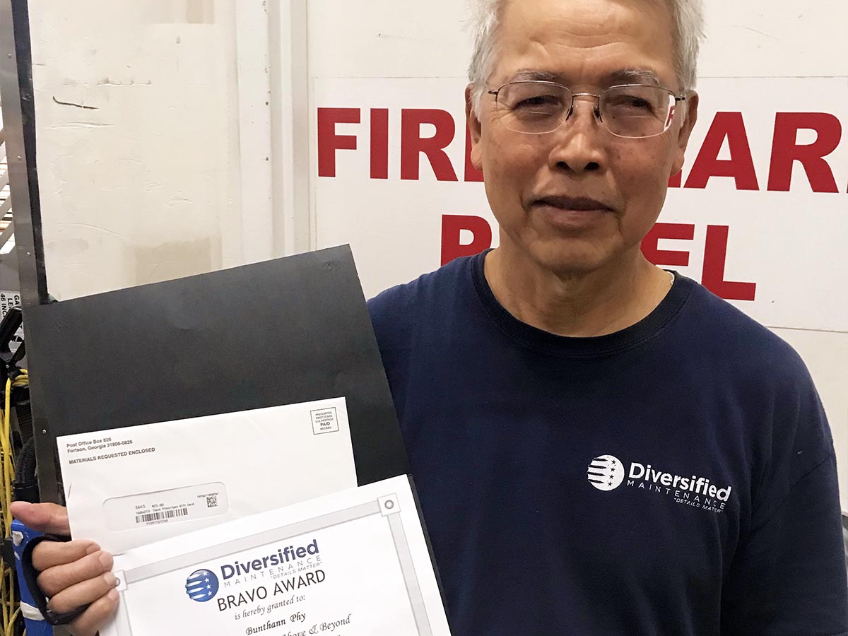 Bunthann Phy Receives Bravo Award at Kohl’s