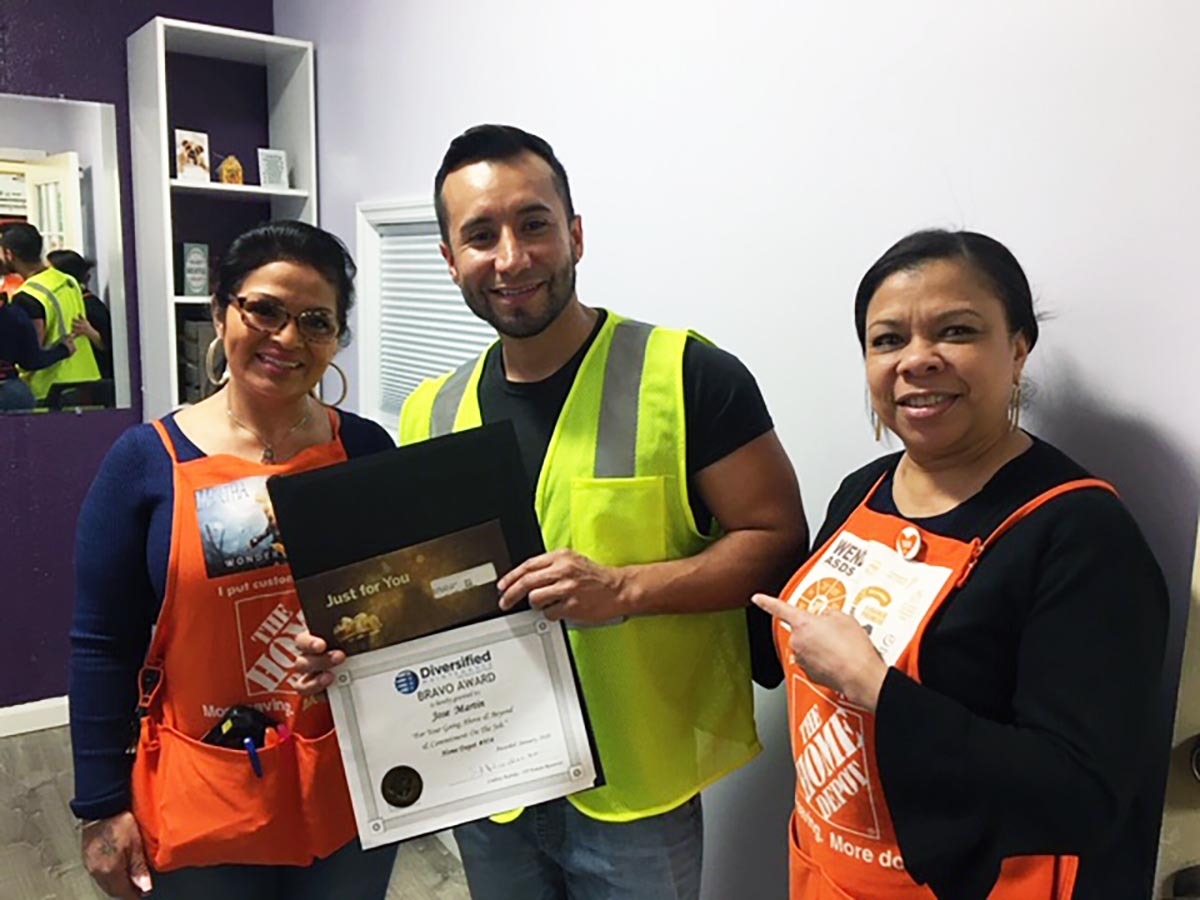 José Martín Receives Bravo Award for Outstanding Work and Commitment