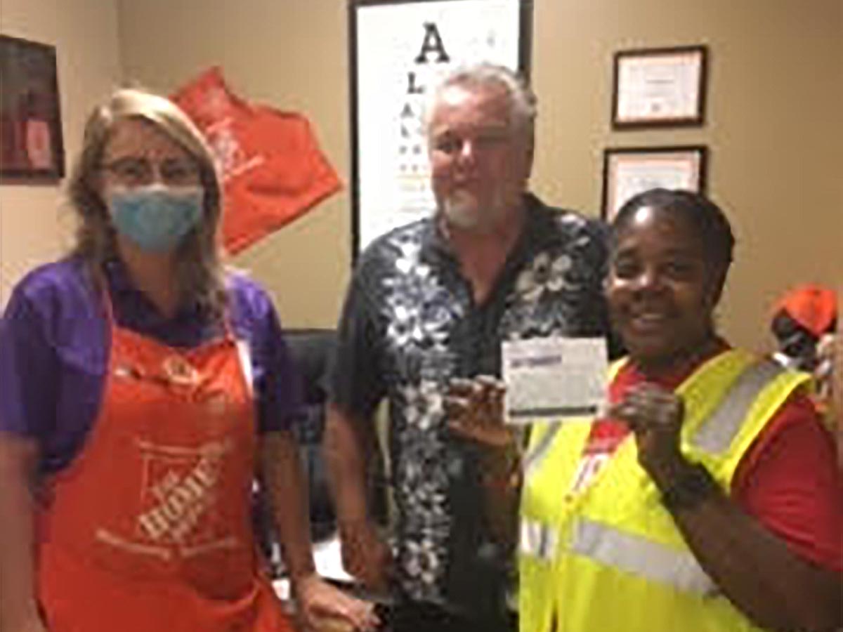 Rosetta Smith Receives Bravo Award for Outstanding Service