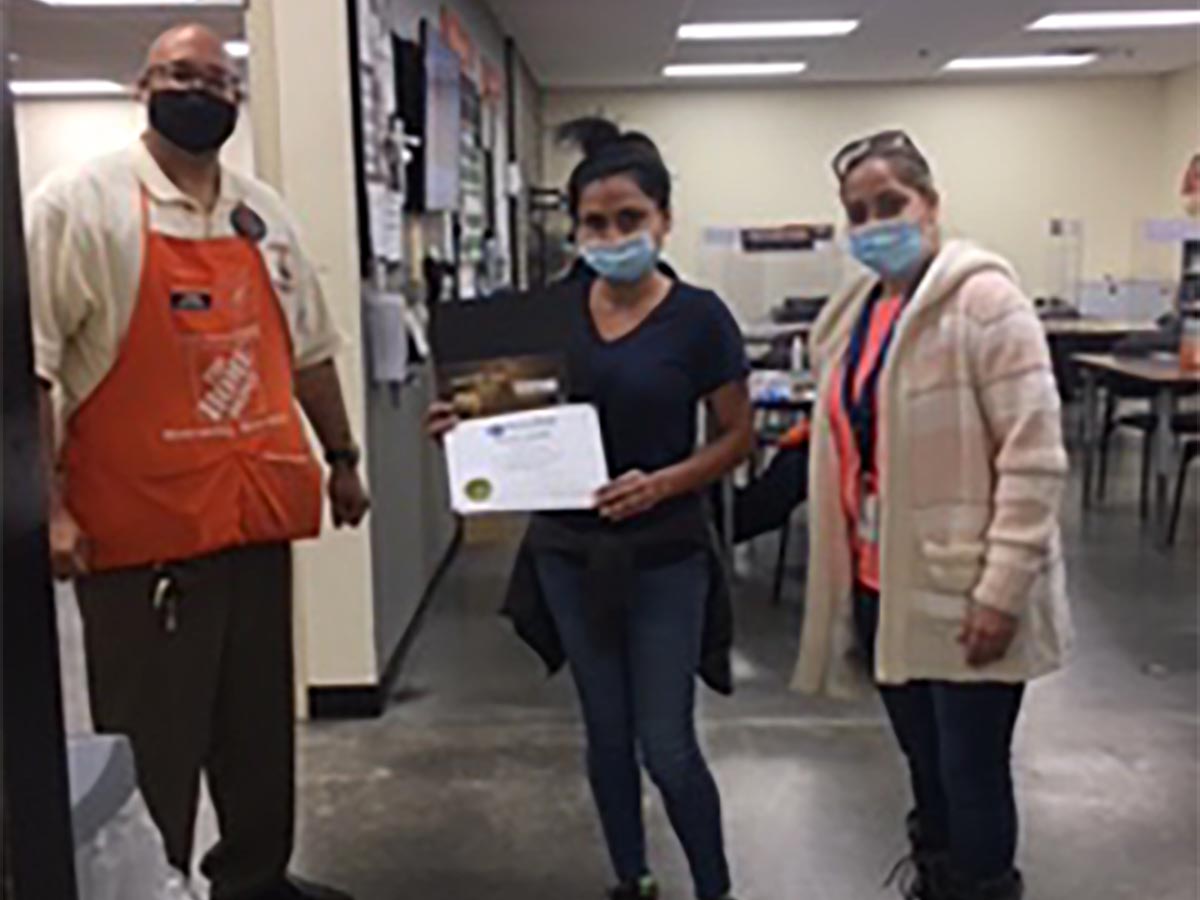 Maribel Etheridge Receives Bravo Award