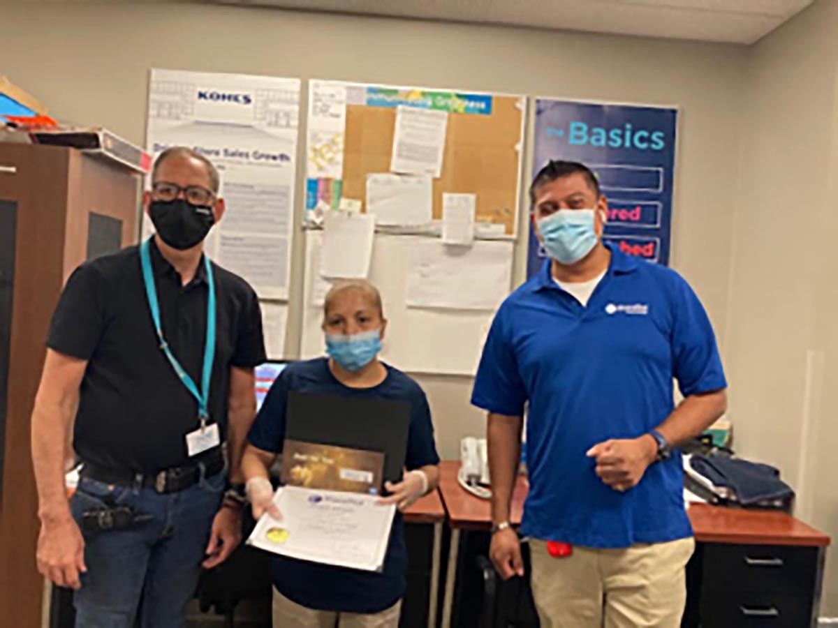 Berta Alonzo Flores Earns Bravo Award