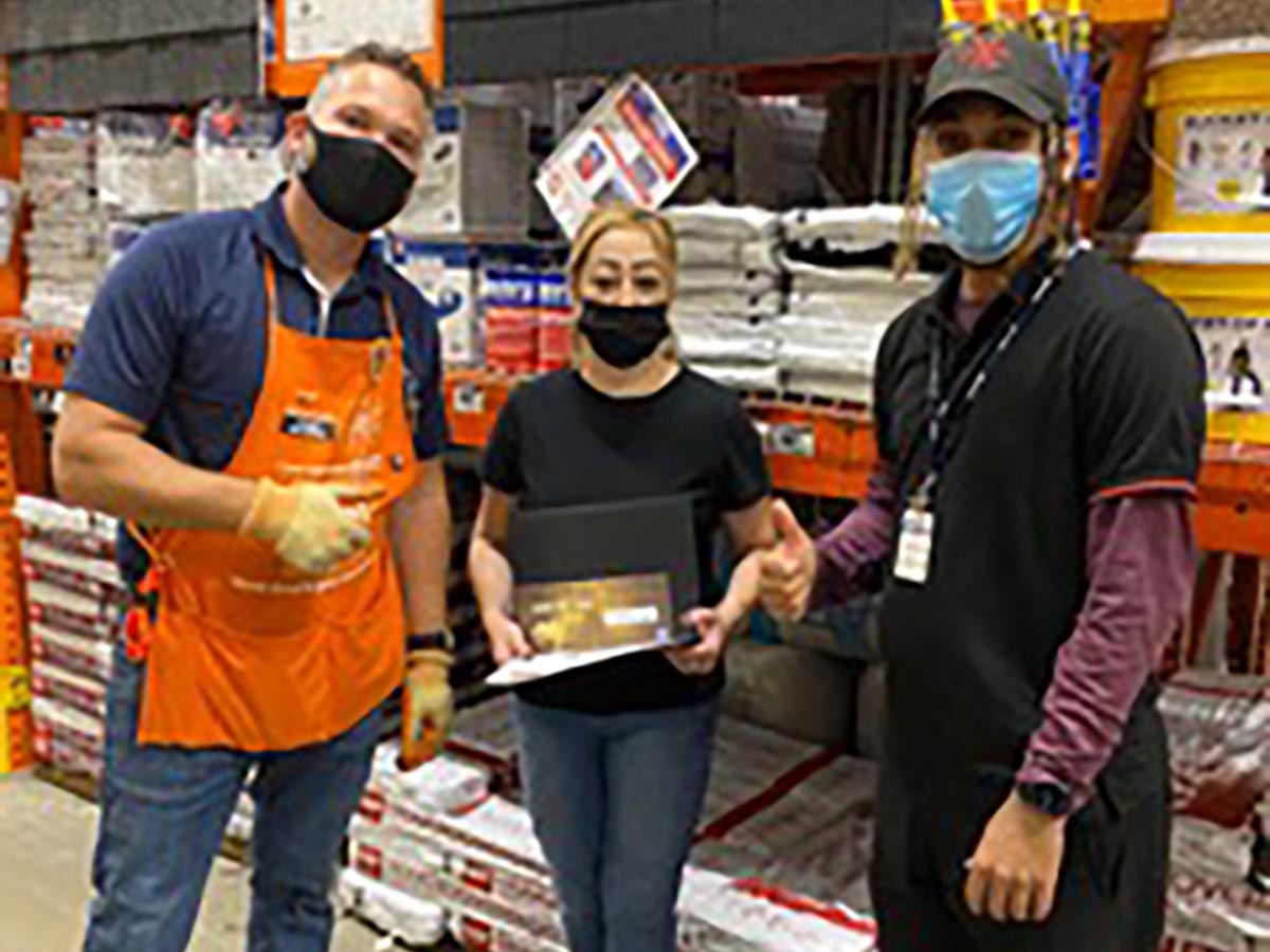 Team Member Kubaro Receives Bravo Award