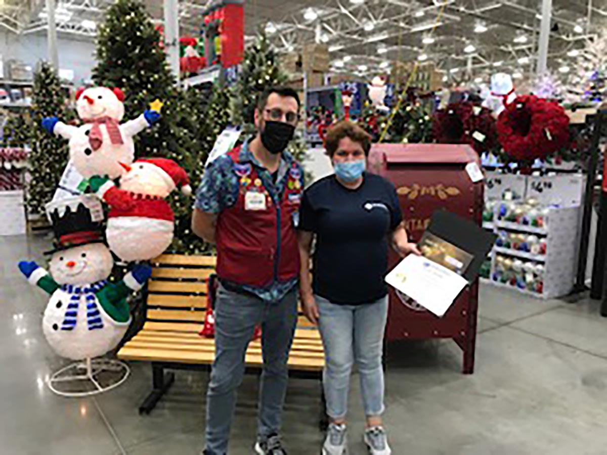 Cyntia Capetillo Earns Bravo for Exceptional Performance at Lowes
