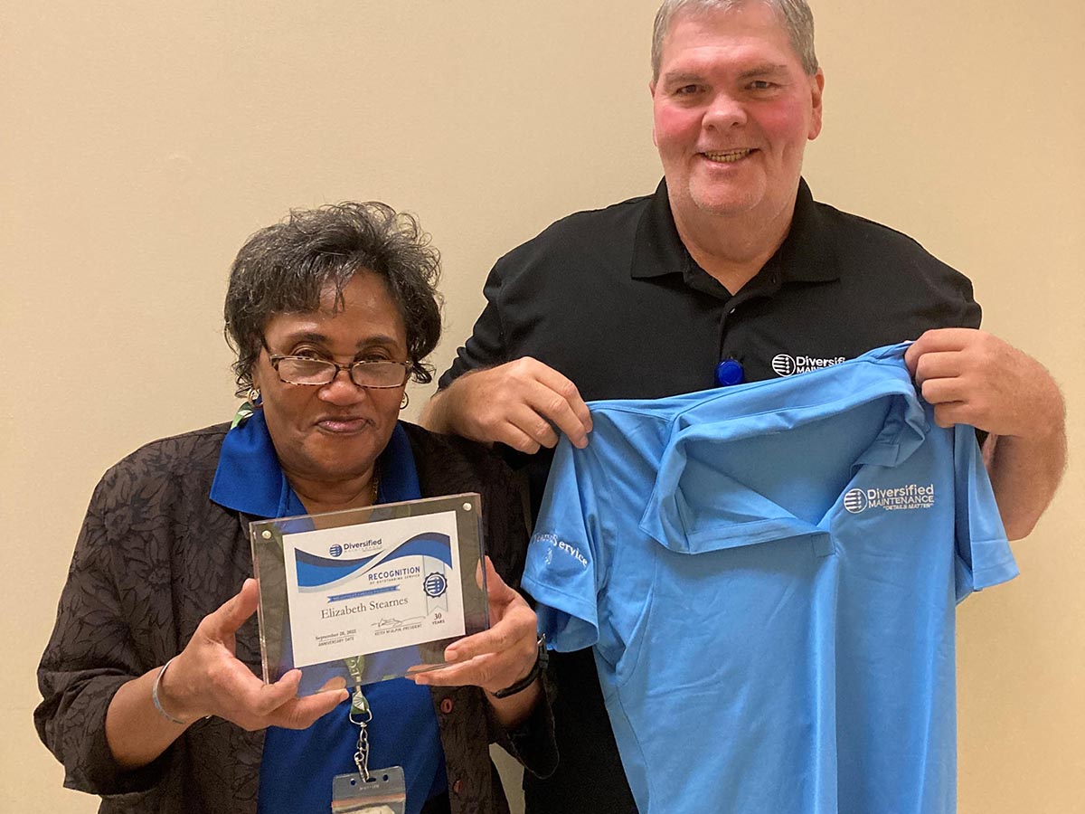 Elizabeth Stearnes Earns 30 Year Award!